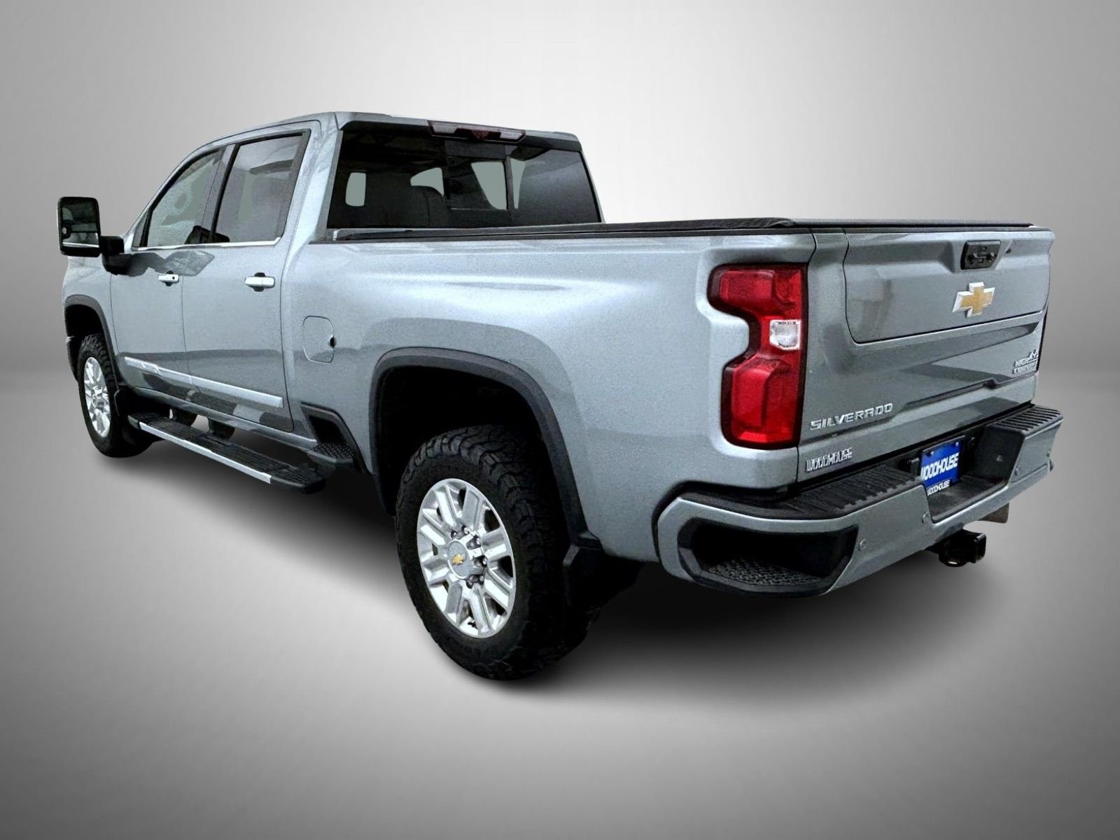 Used 2024 Gray Chevrolet High Country image 7