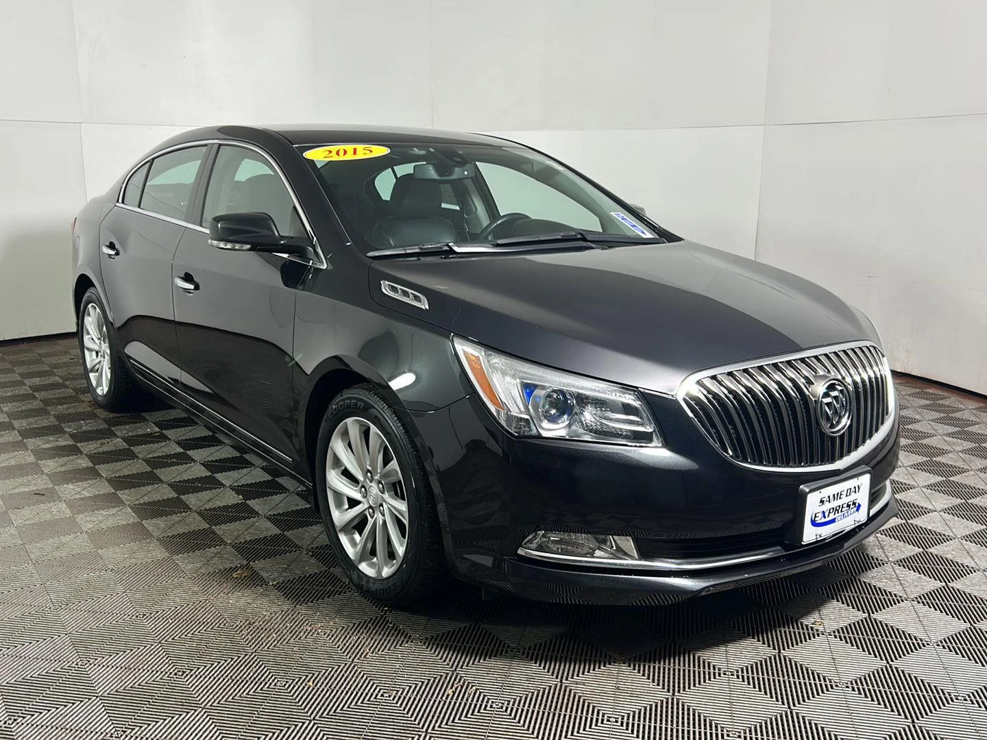 Used 2015 CARBON BLACK METALLIC Buick Leather image 17