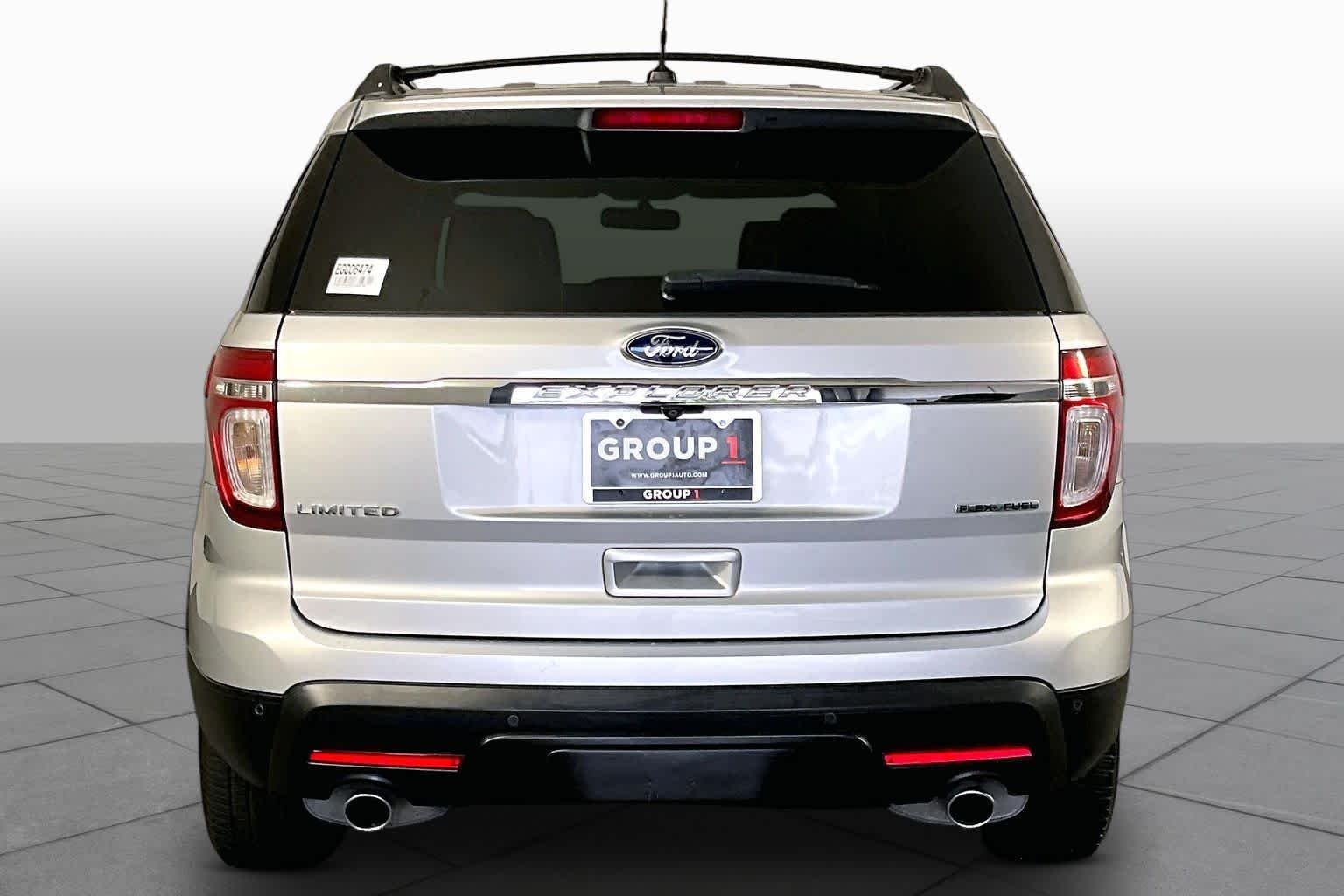 Used 2014 Ingot Silver Metallic Ford Limited image 5