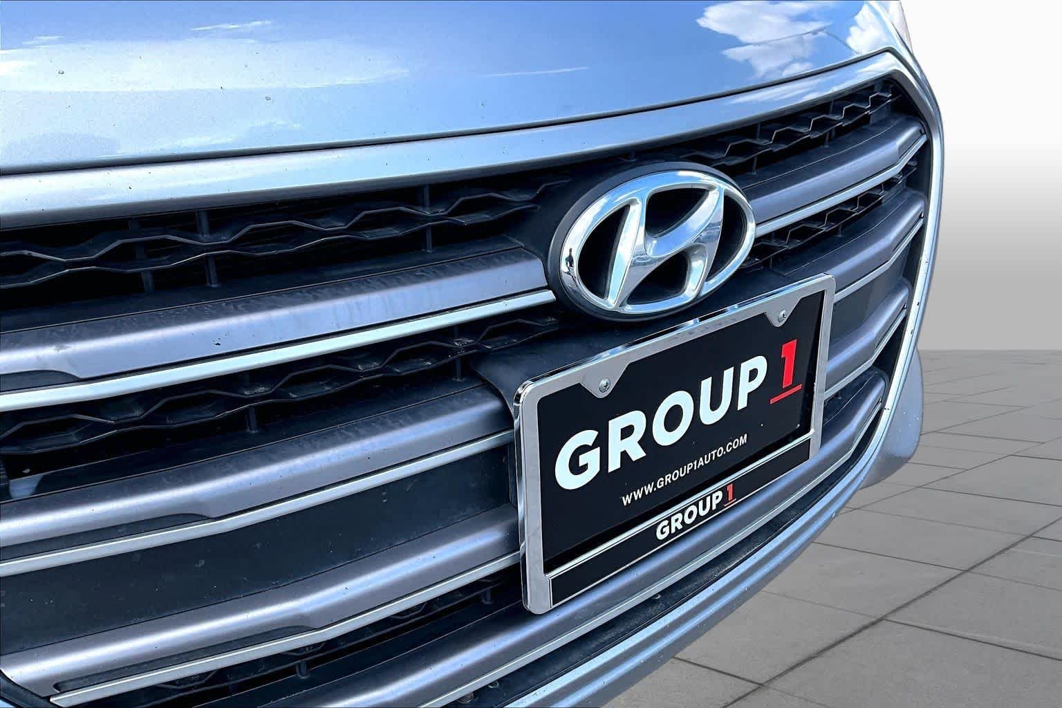 Used 2016 Titanium Gray Metallic Hyundai  image 29
