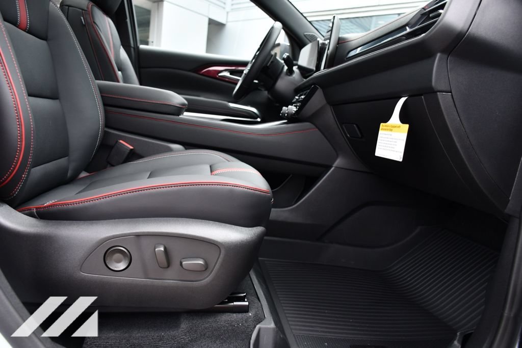 New 2027 Polar White Tricoat Chevrolet RS image 30