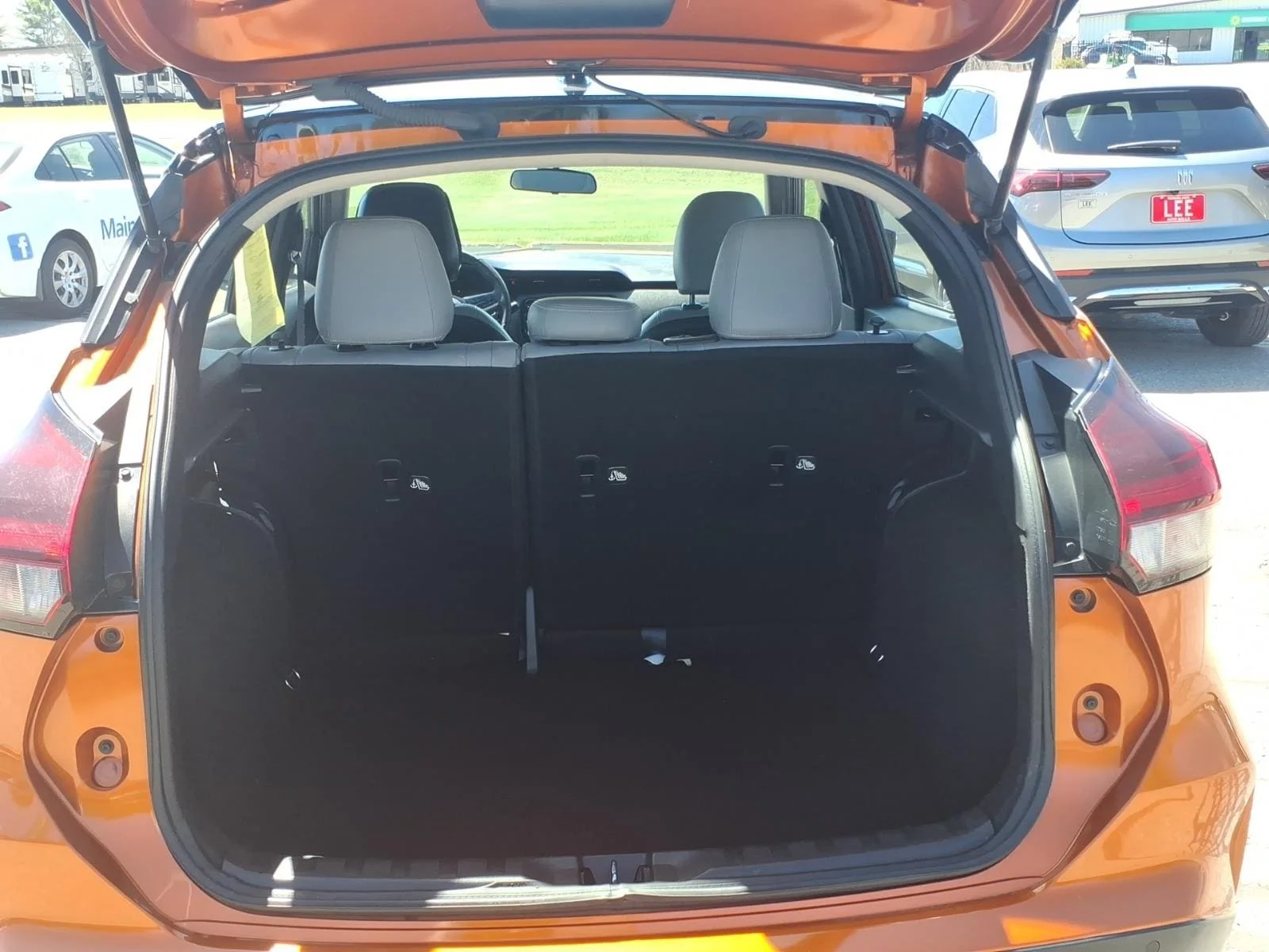 Used 2023 Orange Metallic Nissan SR image 13
