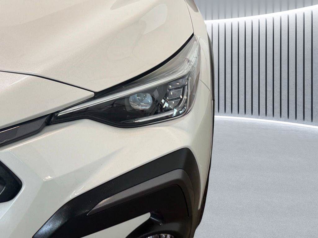 Used 2025 White Subaru Limited image 17