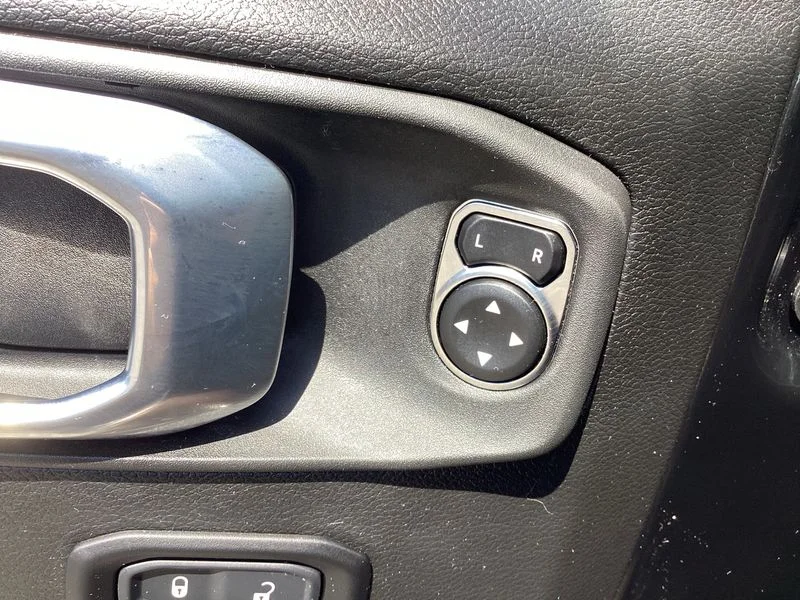 Used 2023 Black Jeep Sport S image 41