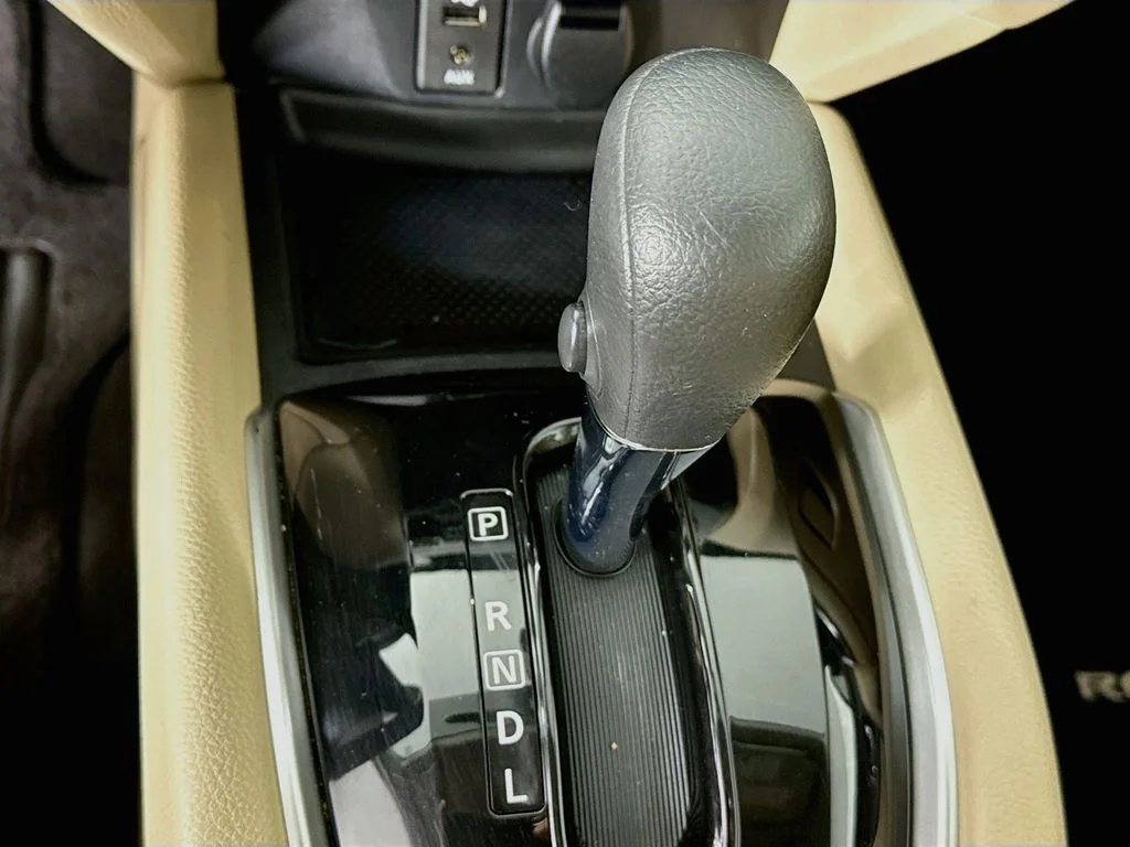 Used 2016 White Nissan SV image 18