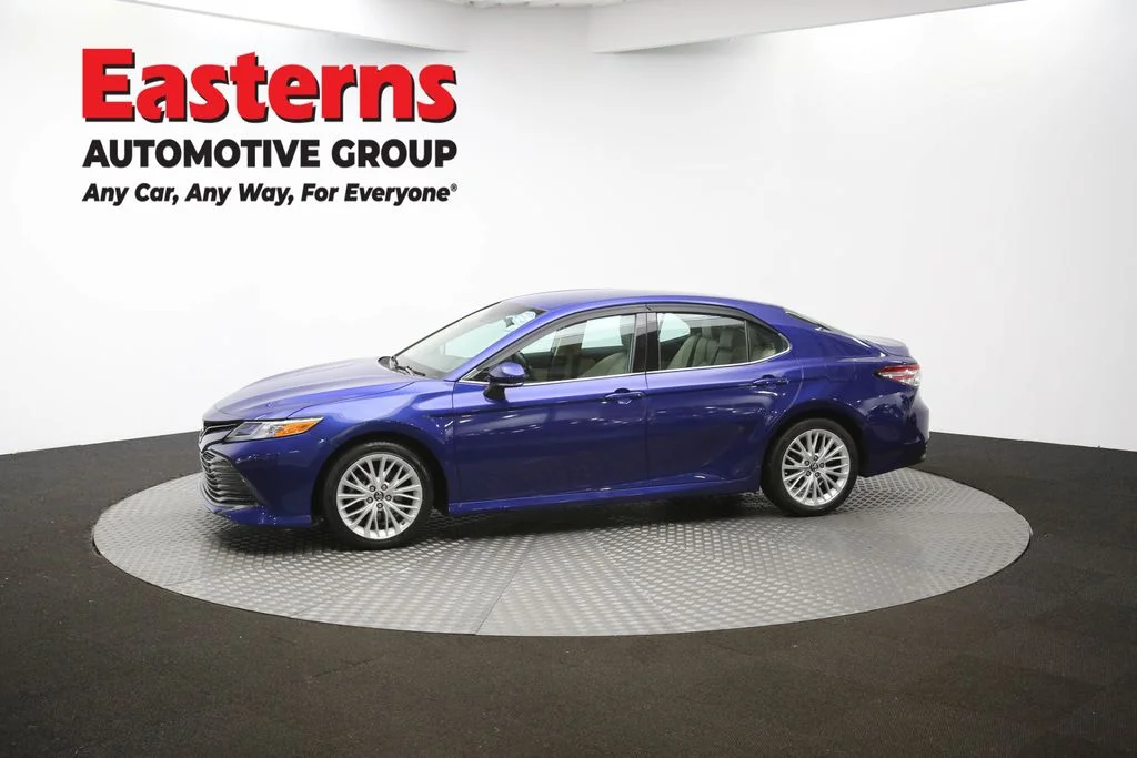 Used 2018 Blue Toyota XLE image 55