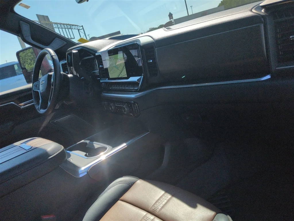 Used 2025 Radiant Red Tintcoat Chevrolet High Country image 30