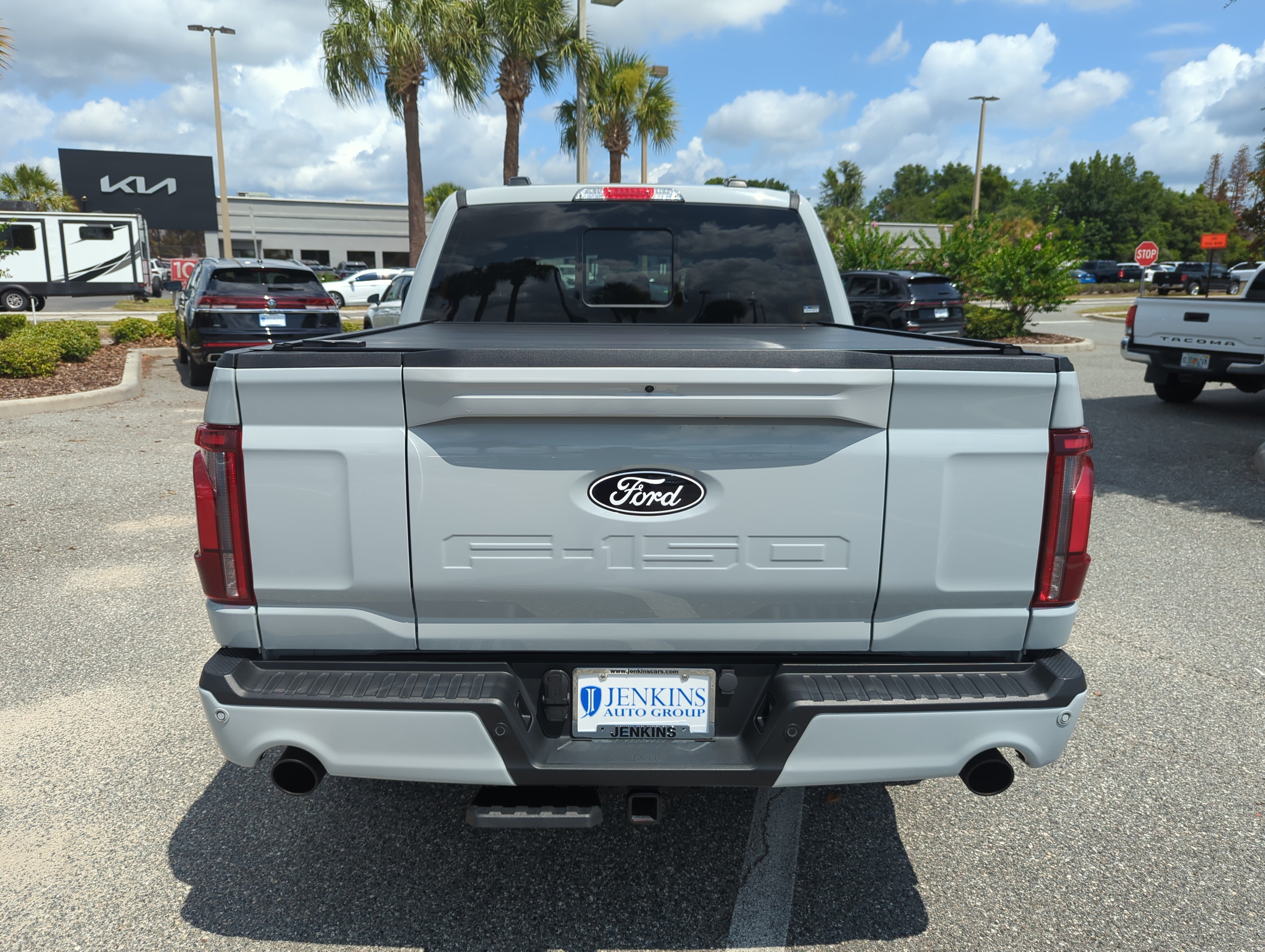 Used 2024 Avalanche Ford LARIAT image 6