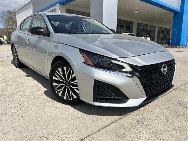 Used 2024 Nissan Altima SV with VIN 1N4BL4DV9RN331582 for sale in Livingston, TN