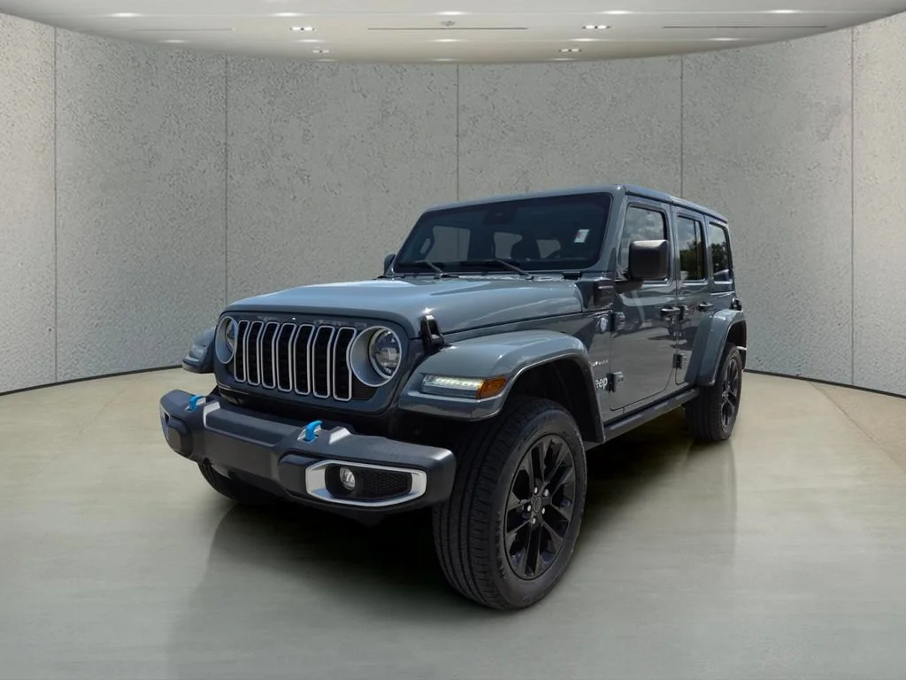 Used 2024 Anvil Clear Coat Jeep Sahara image 11