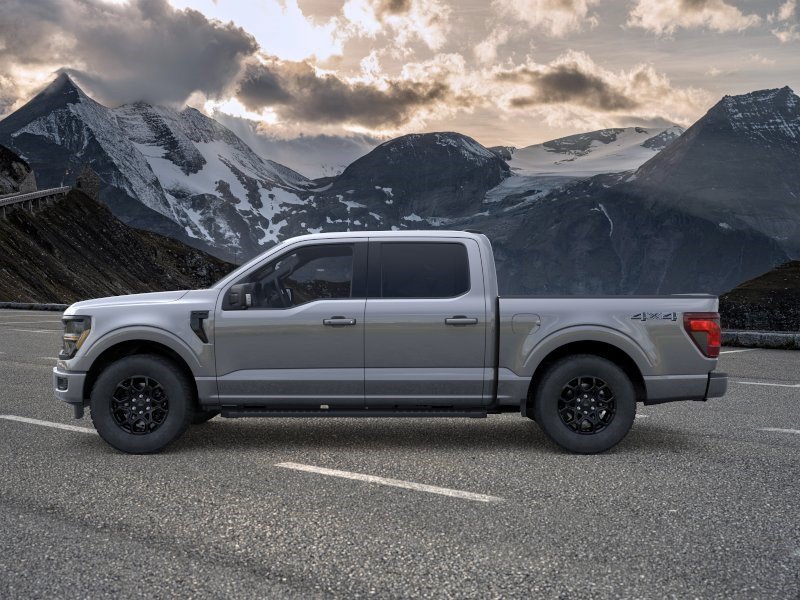 New 2026 Carbonized Gray Metallic Ford XLT image 3