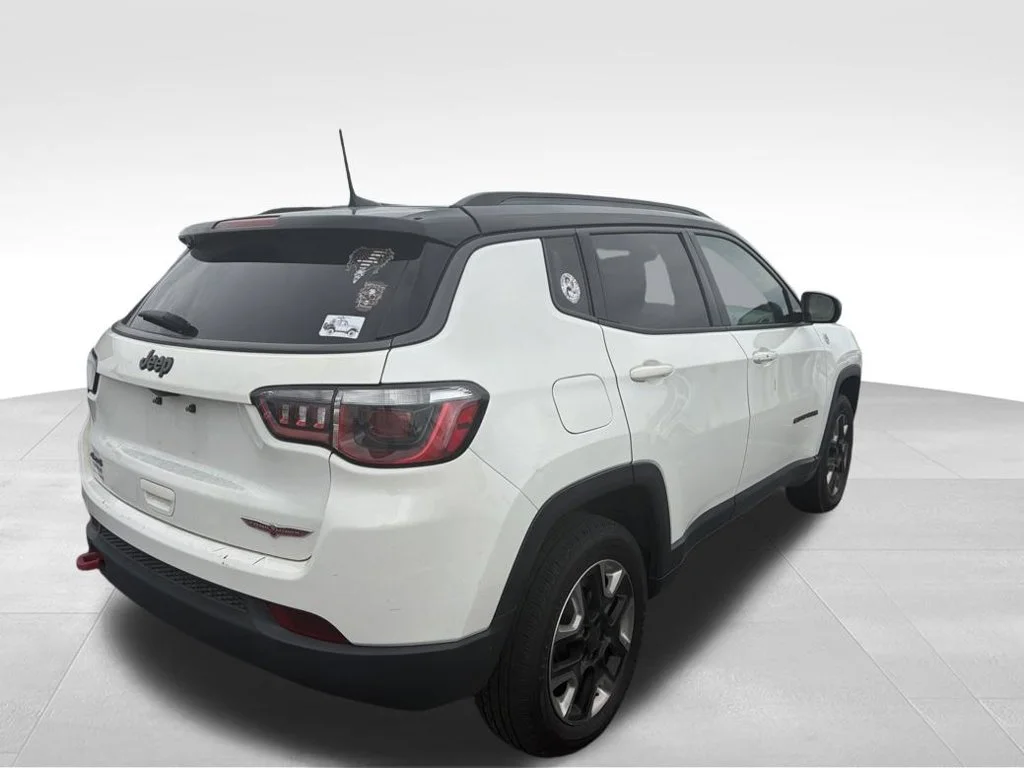Used 2018 White Jeep Trailhawk image 24