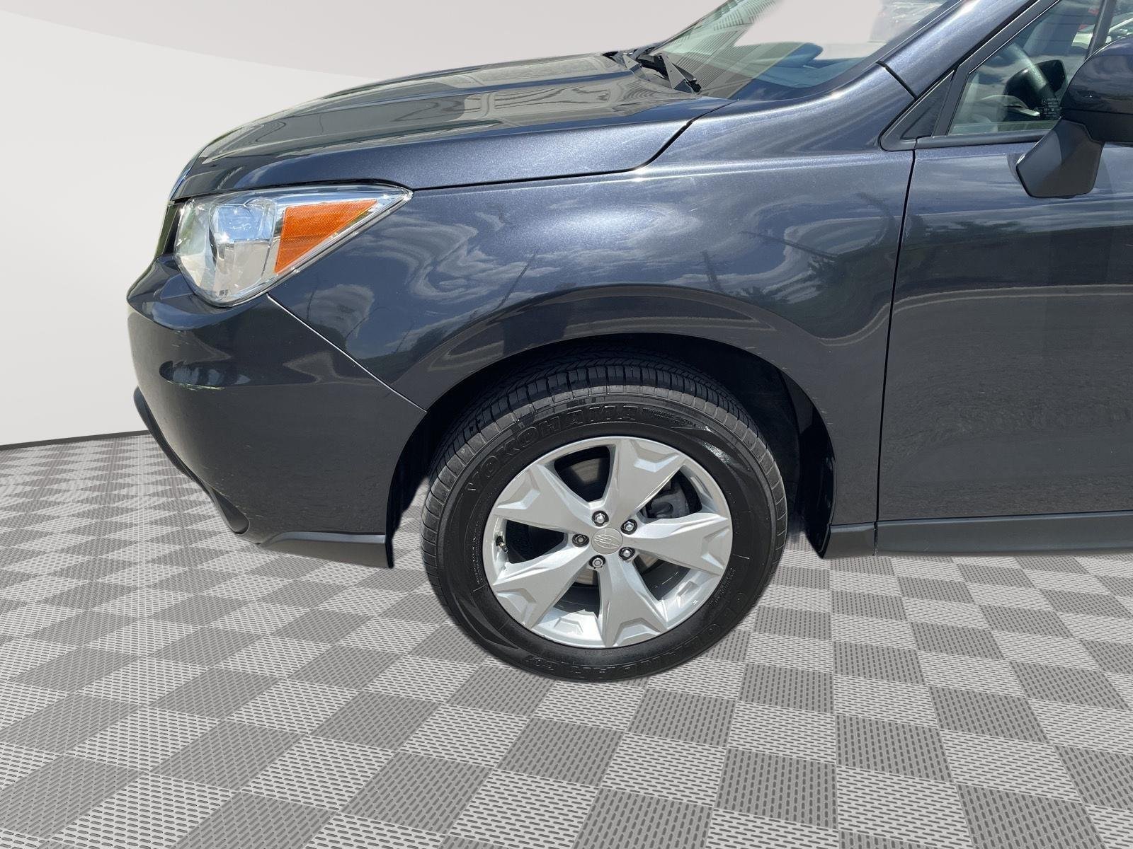 Used 2016 Dark Gray Metallic Subaru 2.5i Premium image 10