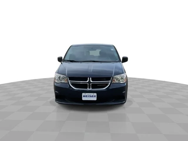 Used 2015 True Blue Pearlcoat Dodge SE image 3