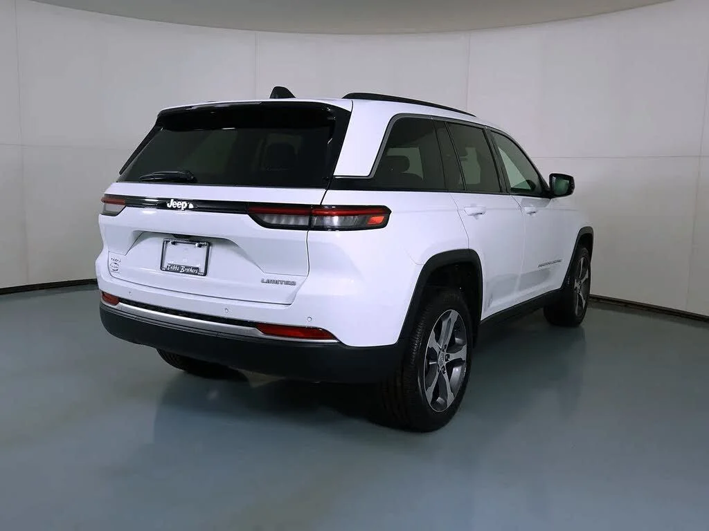 New 2026 White Jeep Limited image 9