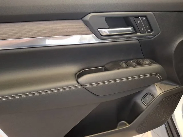 New 2027 Glacier White Tricoat GMC Denali image 10