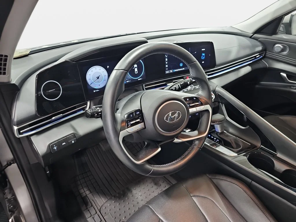 Used 2023 Silver Hyundai Limited image 18
