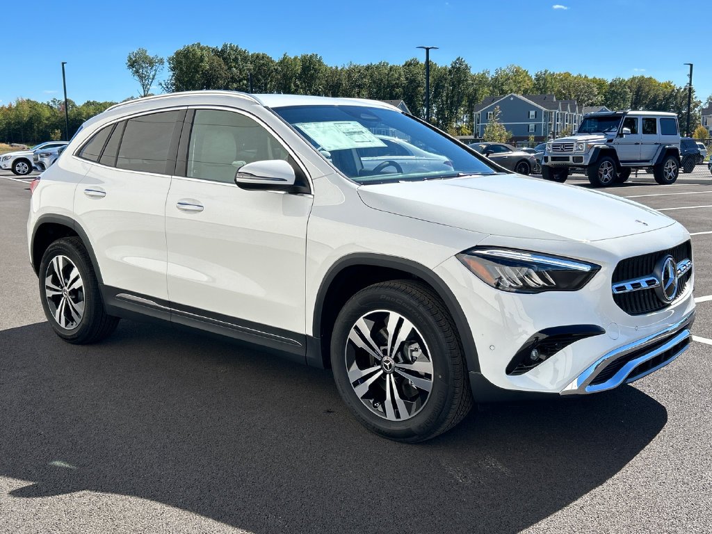 New 2026 Polar White Mercedes-Benz GLA 250 image 2