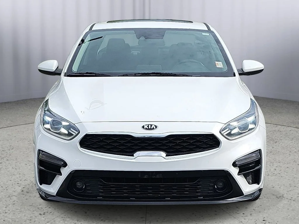 Used 2019 White Kia S image 8
