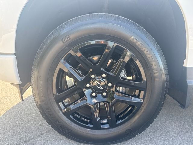 Used 2025 White Chevrolet RST image 10