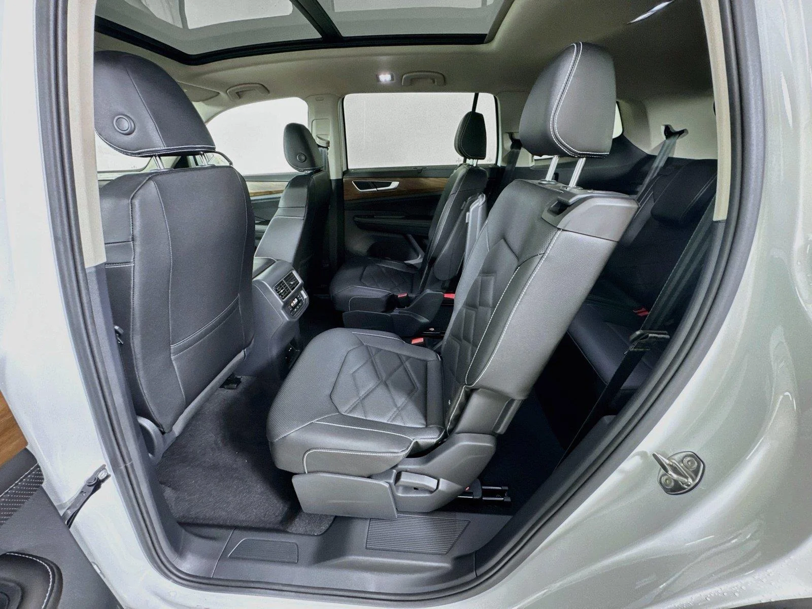 New 2026 WHITE VOLKSWAGEN  image 24