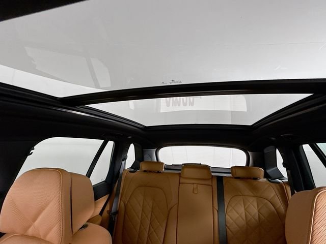 New 2026 Black Sapphire Metallic BMW xDrive40i image 23