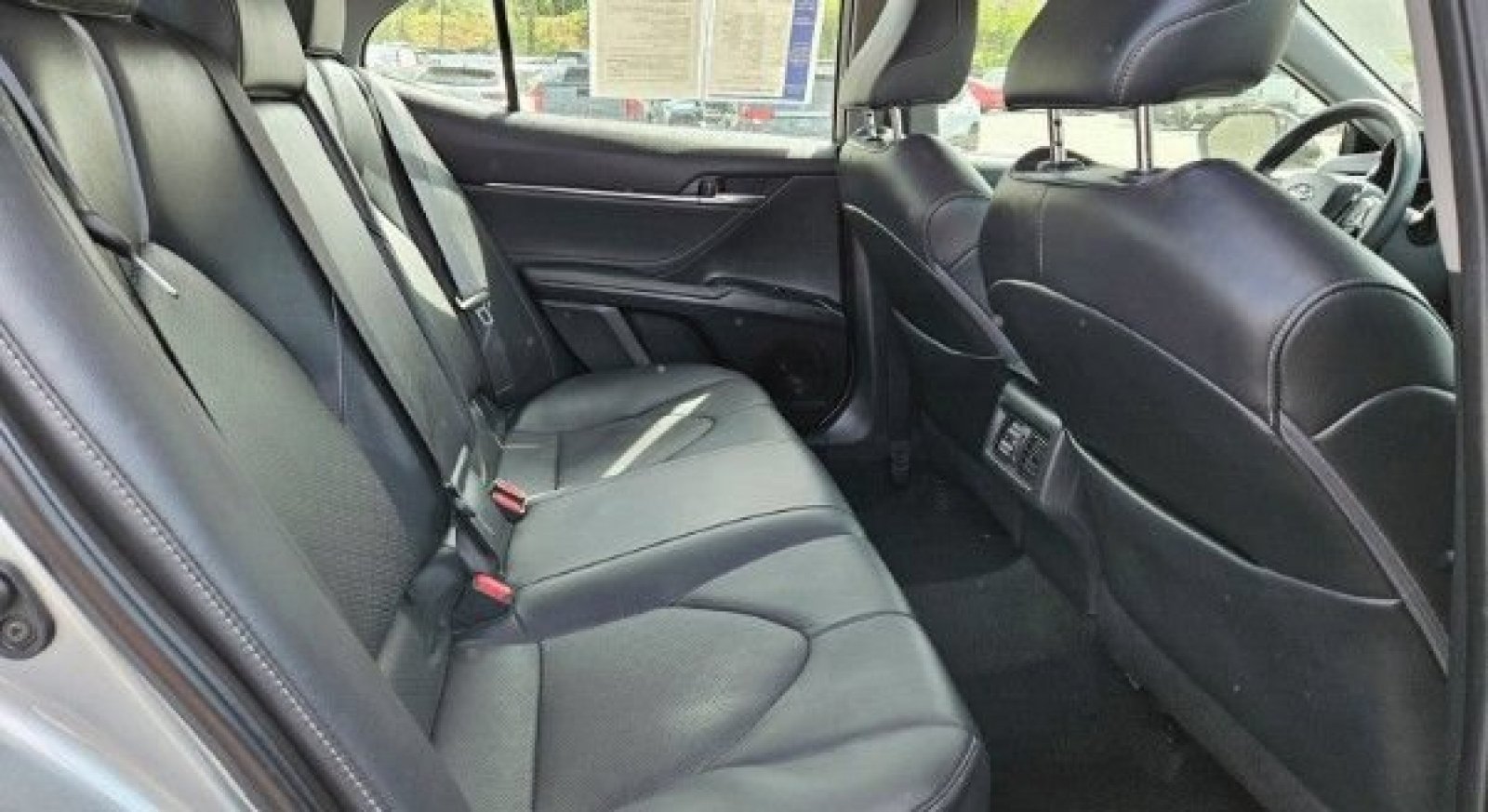 Used 2018 Celestial Silver Metallic Toyota XSE V6 image 14