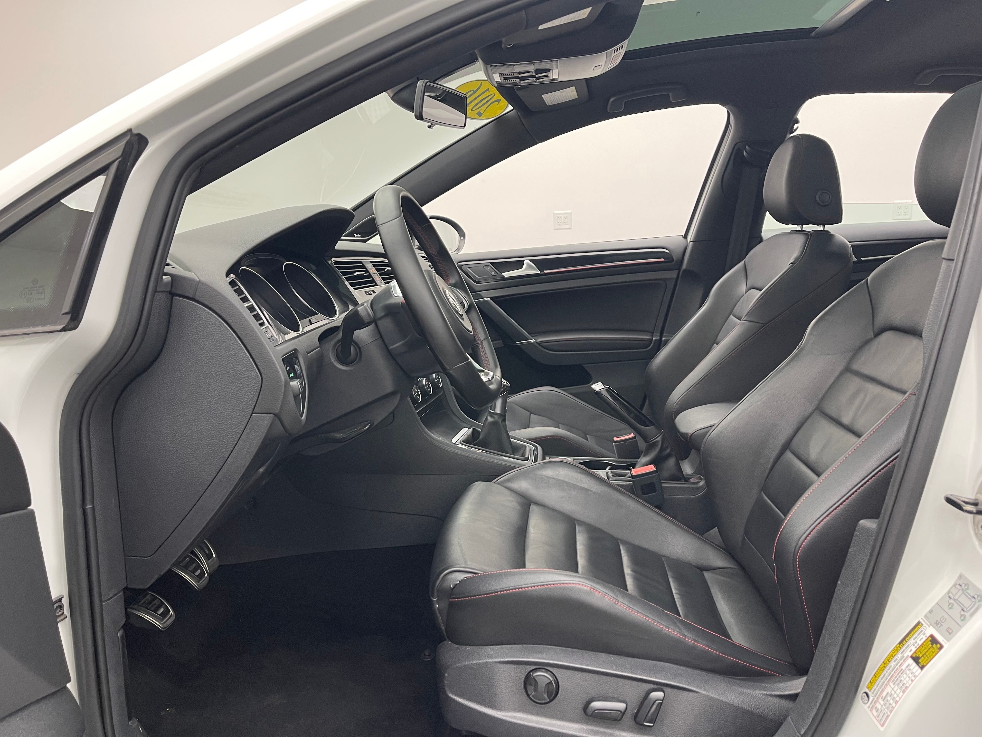 Used 2016 Pure White Volkswagen Autobahn image 17