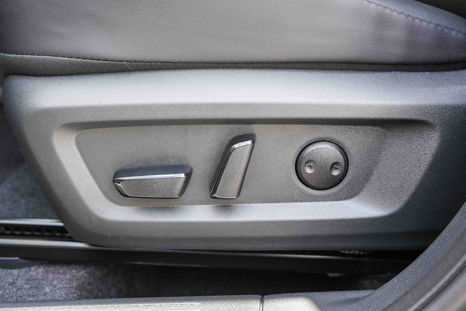 New 2026 Everest White Pearl TriCoat Nissan Dark Armor™ image 22