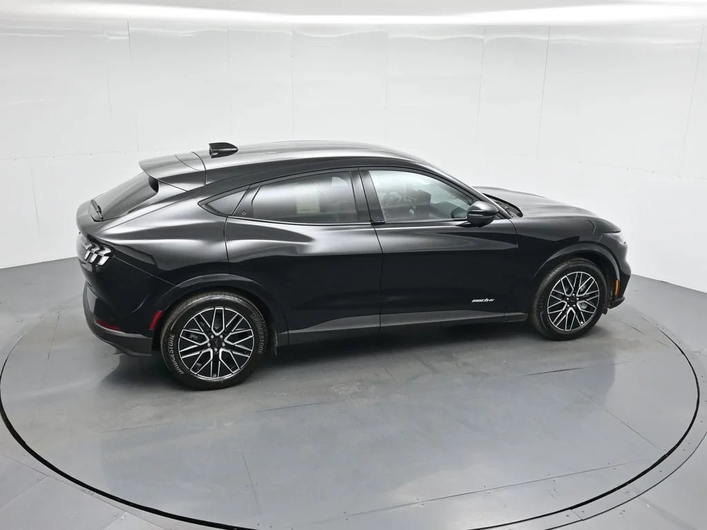 Used 2025 Black Ford Premium image 42