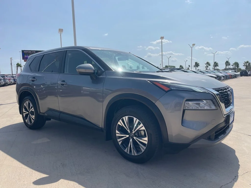 Used 2023 Gray Nissan SV image 7