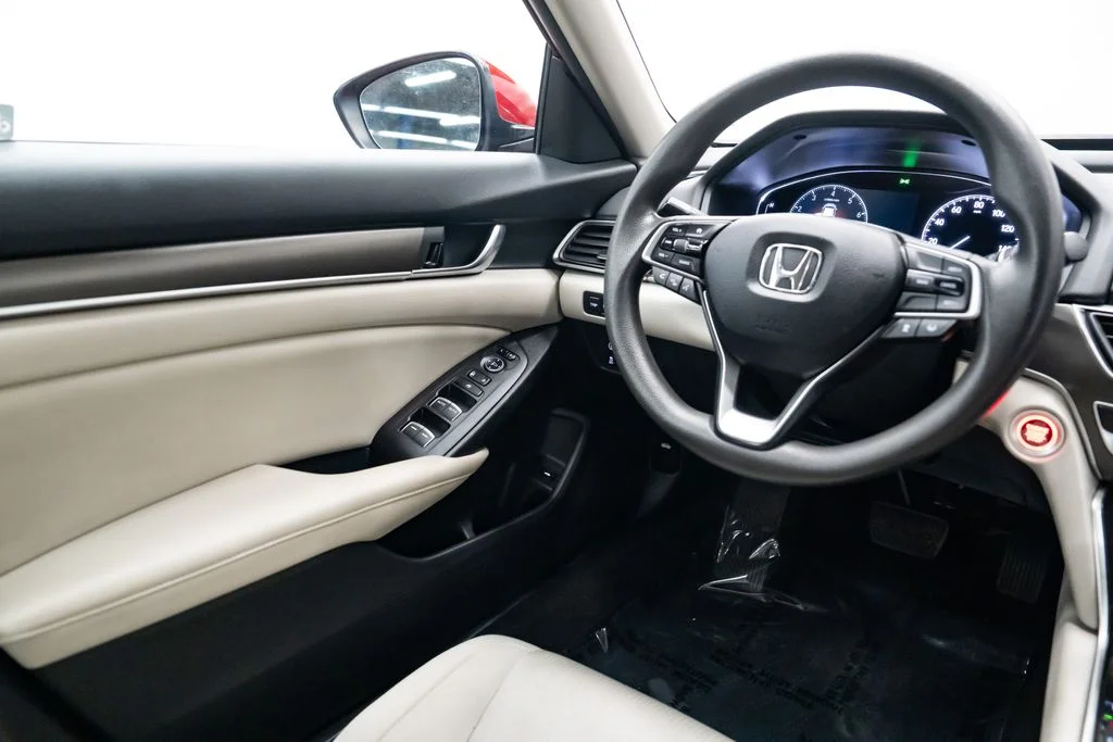 Used 2018  Honda LX image 11
