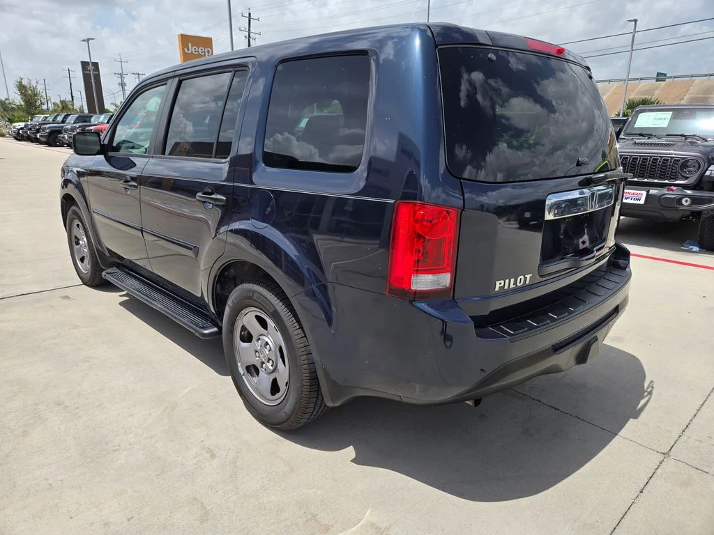 Used 2012  Honda LX image 5