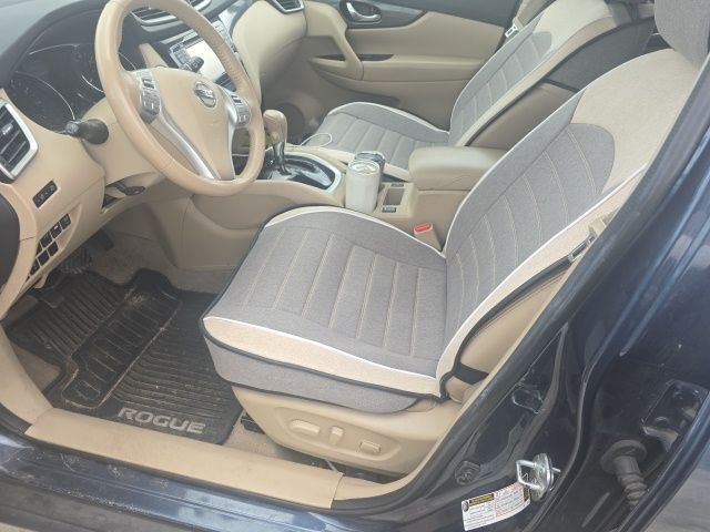 Used 2014  Nissan SL image 3
