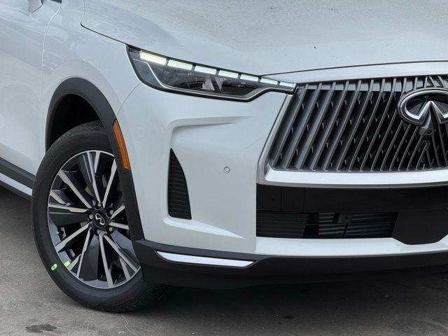 New 2026 RADIANT WHITE INFINITI Luxe FWD image 10