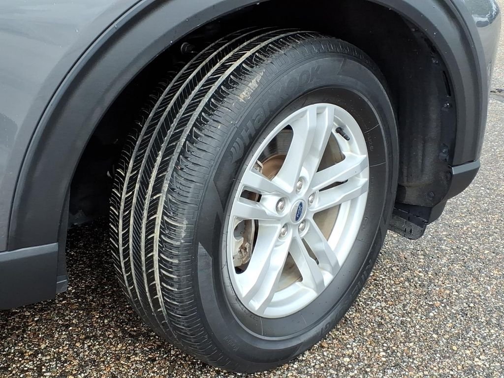 Certified Used 2023 Gray Metallic Ford XLT image 9