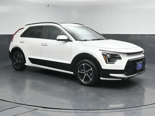 2025 Kia Niro SX HEV's photo