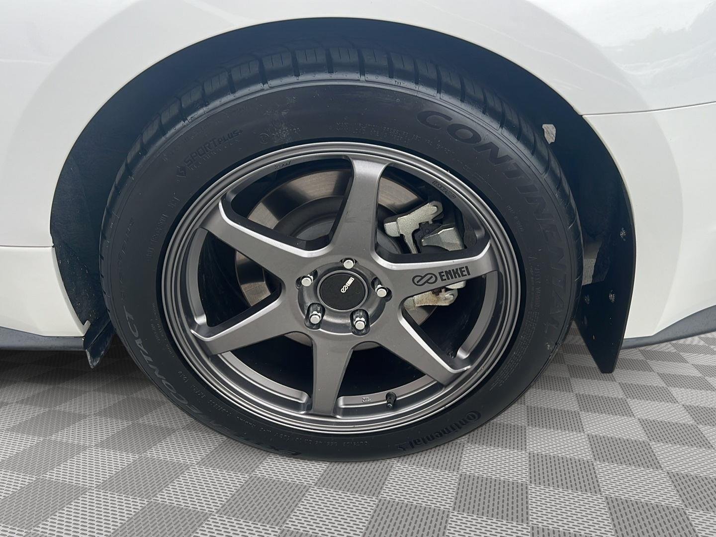 Used 2022 Oxford White Ford GT image 24