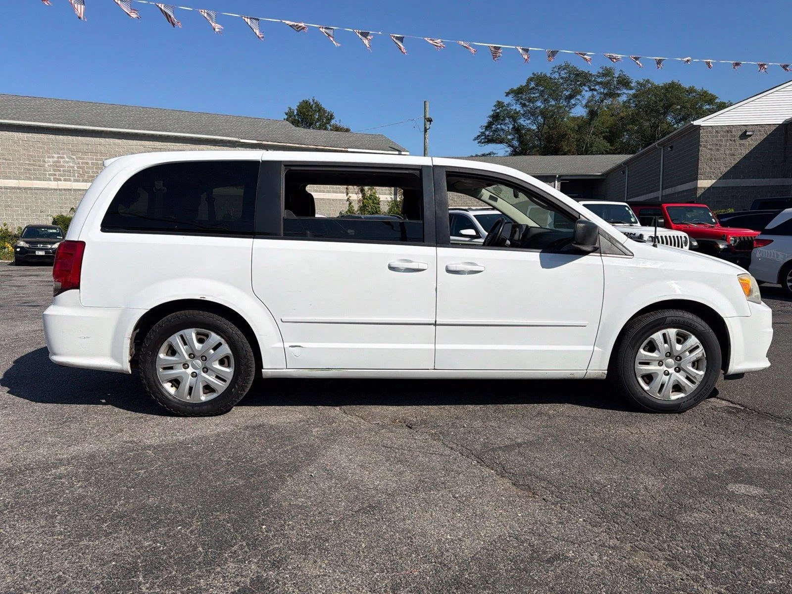 Used 2017 White Dodge SE image 8