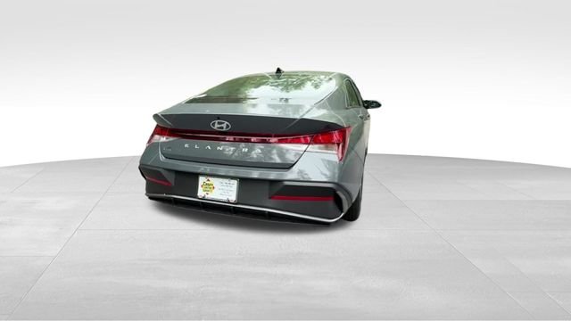 2026 Hyundai Elantra SE - Photo 9