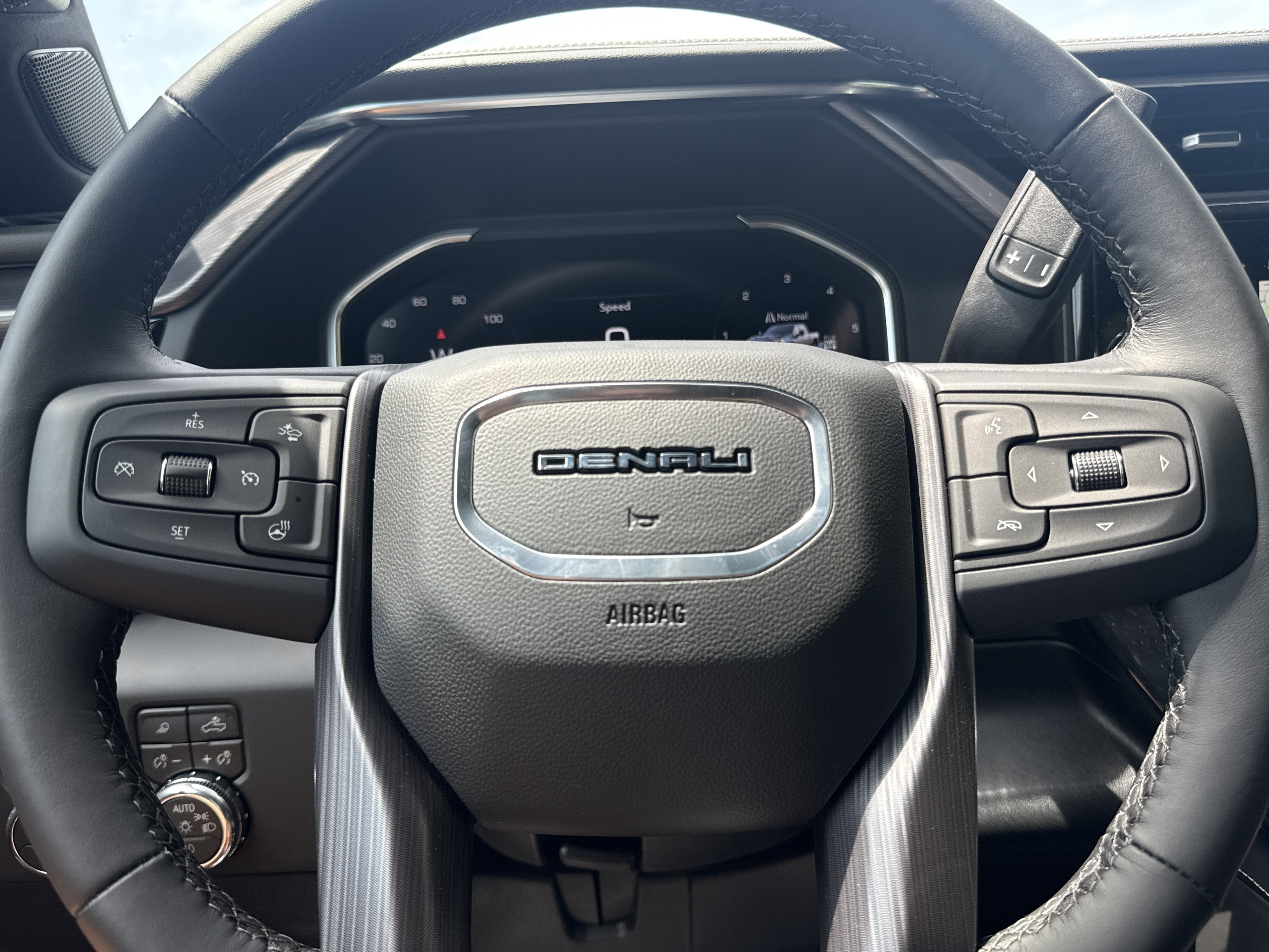 2026 GMC Sierra 2500HD Denali Ultimate - Photo 23