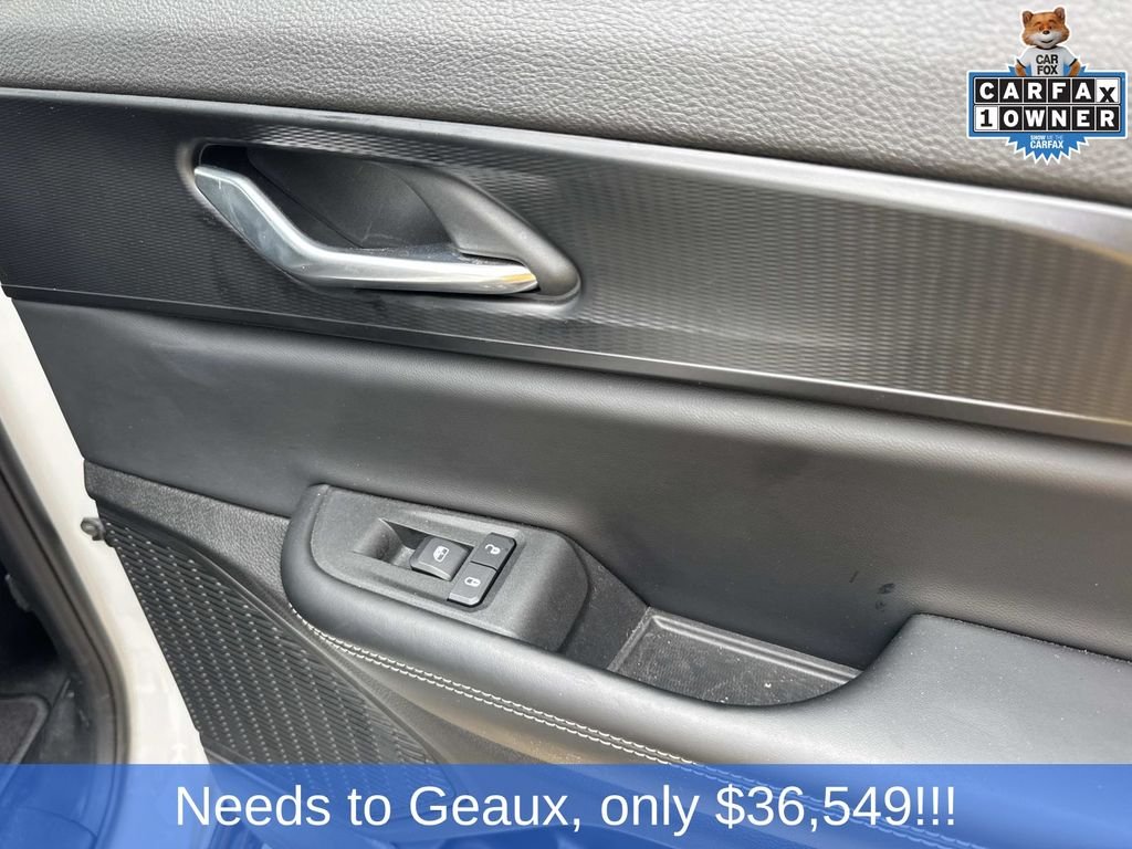 Used 2025 White Jeep Altitude image 25