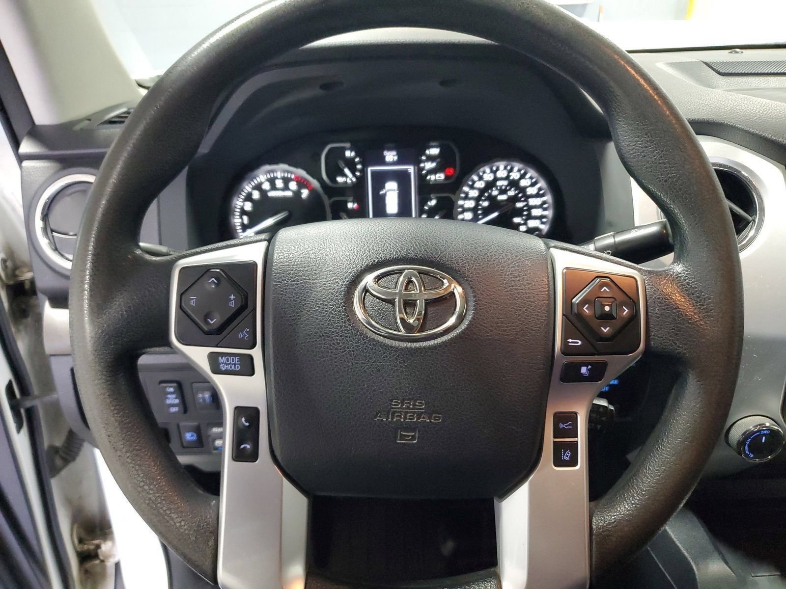 Used 2019 White Toyota SR5 image 19