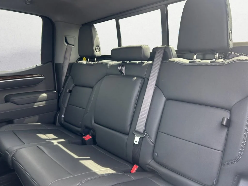 New 2026 Onyx Black GMC Elevation image 9