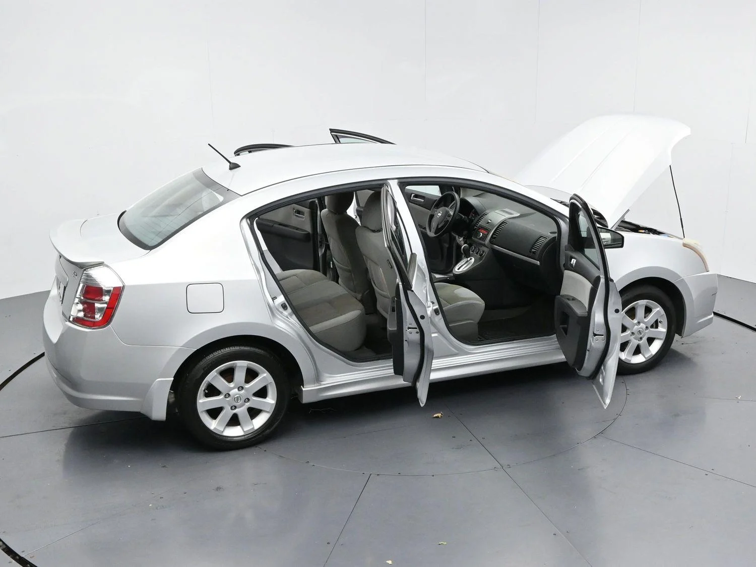 Used 2010 Brilliant Silver Metallic Nissan 2.0 SR image 30