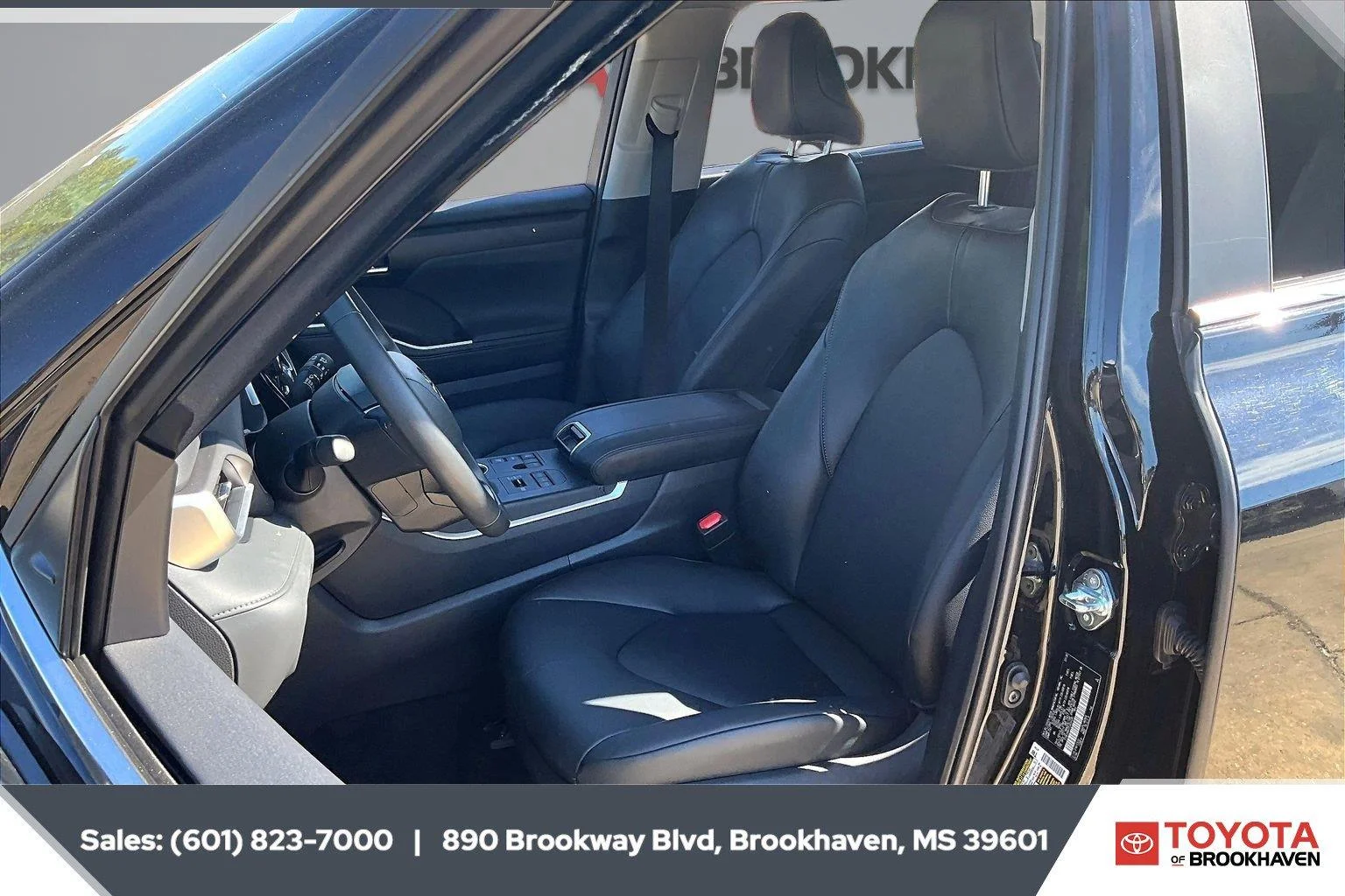 Used 2026 Midnight Black Metallic Toyota XLE image 18
