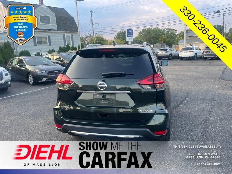 Used 2018 Green Nissan SV image 3
