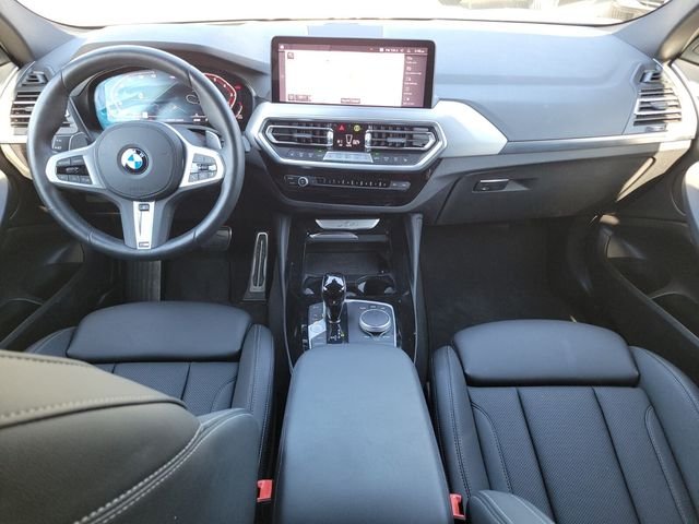 Used 2025 Gray BMW xDrive30i image 13