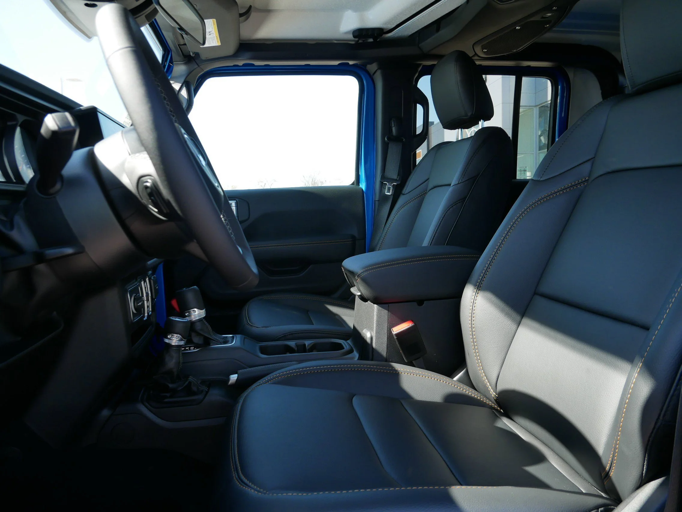 New 2026 Hydro Blue Pearl-Coat Exterior Paint Jeep Sahara image 9