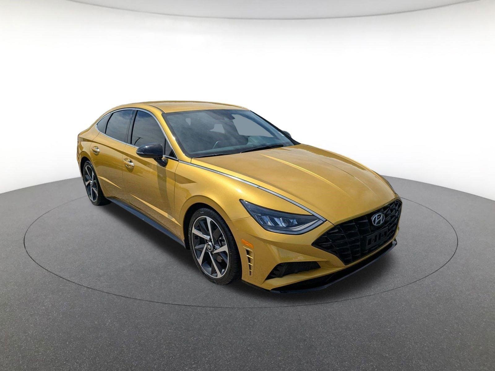 Used 2021 Glowing Yellow Hyundai SEL Plus image 10